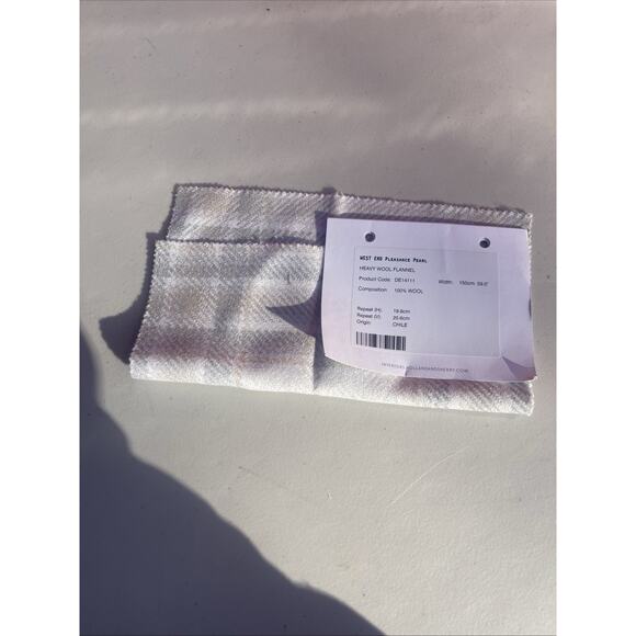 Holland & Sherry West End Pleasance Pearl Fabric Sample – Luxury Designer Swatch - Picture 3 of 3